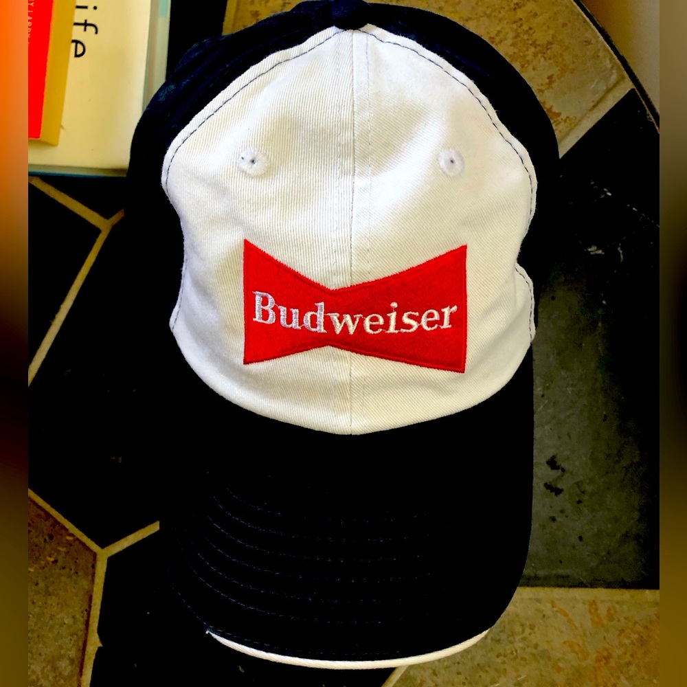 BUDWEISER BALL CAP OSFA NEVER BEEN WORN